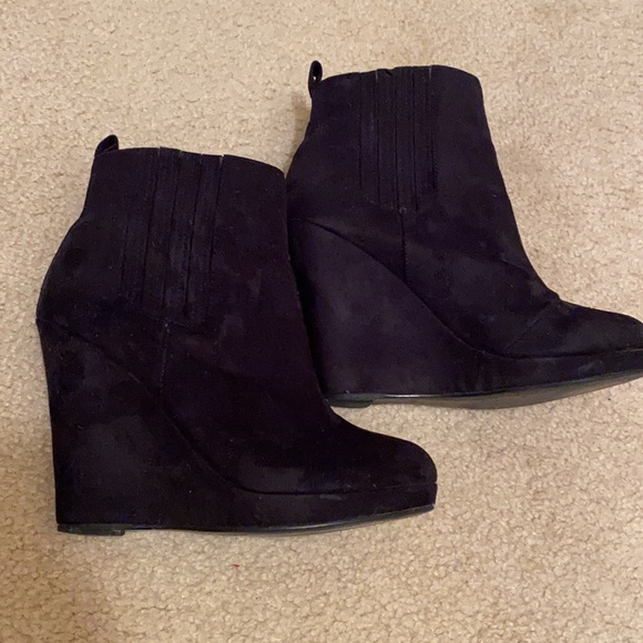H&M faux suede wedge-heeled booties boots - Picture 3 of 8